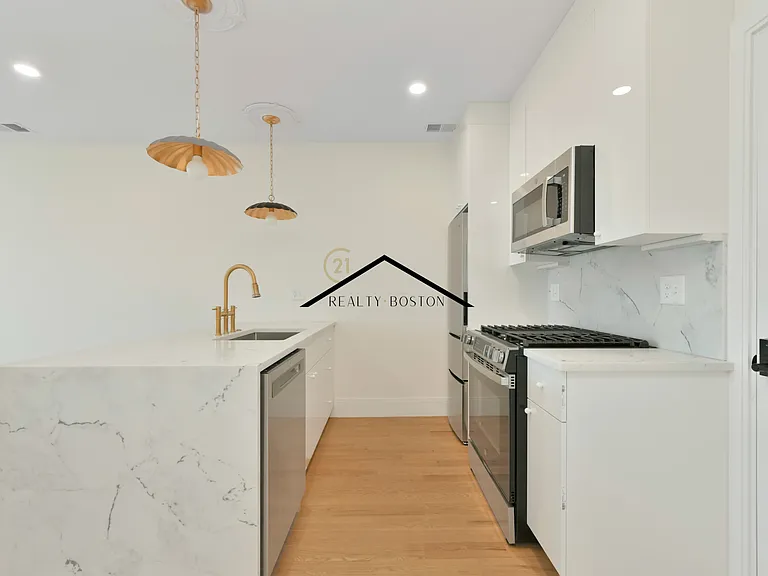 219 Paris St #4 — Photo 2