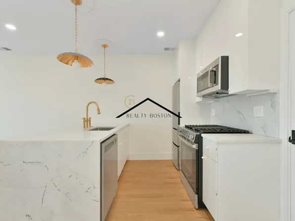 219 Paris St, Boston, MA