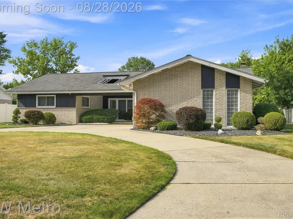 17700 Adrian Rd, Southfield, MI 48075