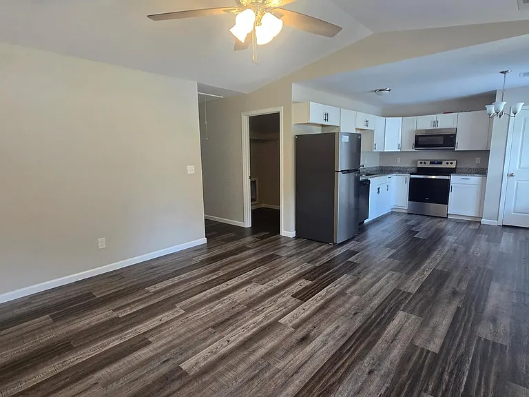 1647 Nazareth Rd — Photo 3