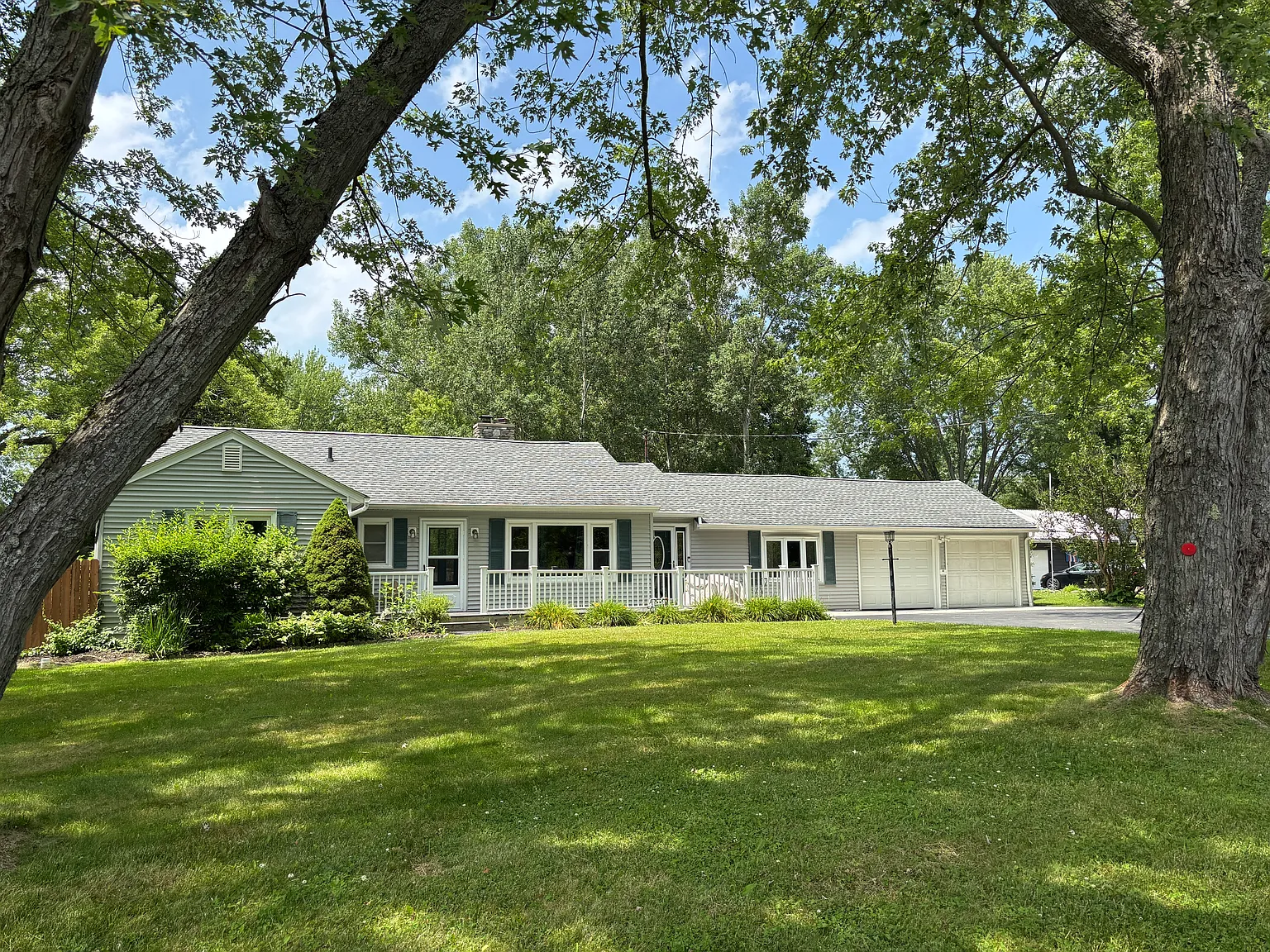 3 bed, 1.5 bath, 1596 sqft, $2,500 — Photo 4
