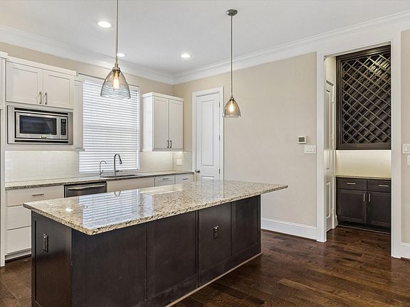 5th image of 8318 Ginger Oak St