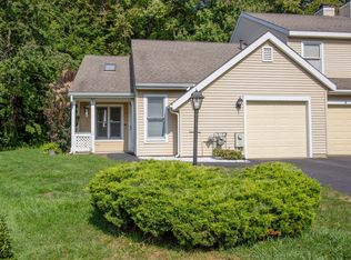 5 Washington Ln, Halfmoon, NY 12065