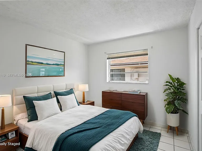 461 SW 7th St #5 — Photo 11