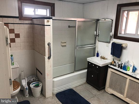 5th image of 1740 E Moyamensing Ave
