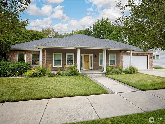 2nd image of 1676 Greenbriar Drive