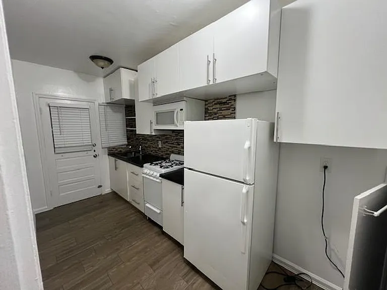 120 N Palmway — Photo 6