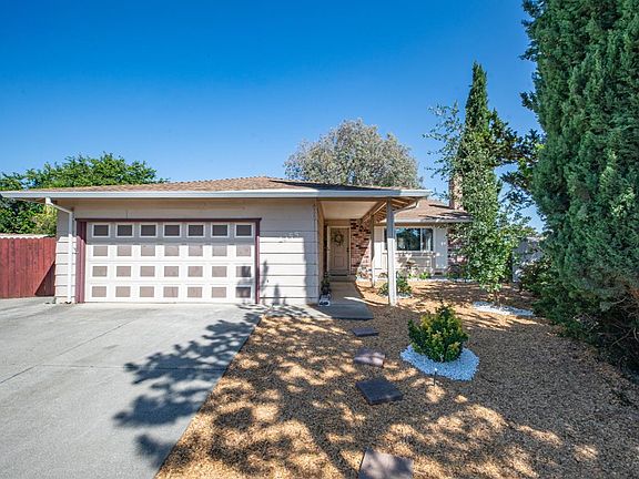 2nd image of 1355 Macdonald Court