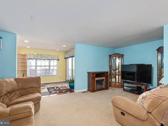 3rd image of 4710 Wineleaf Ln