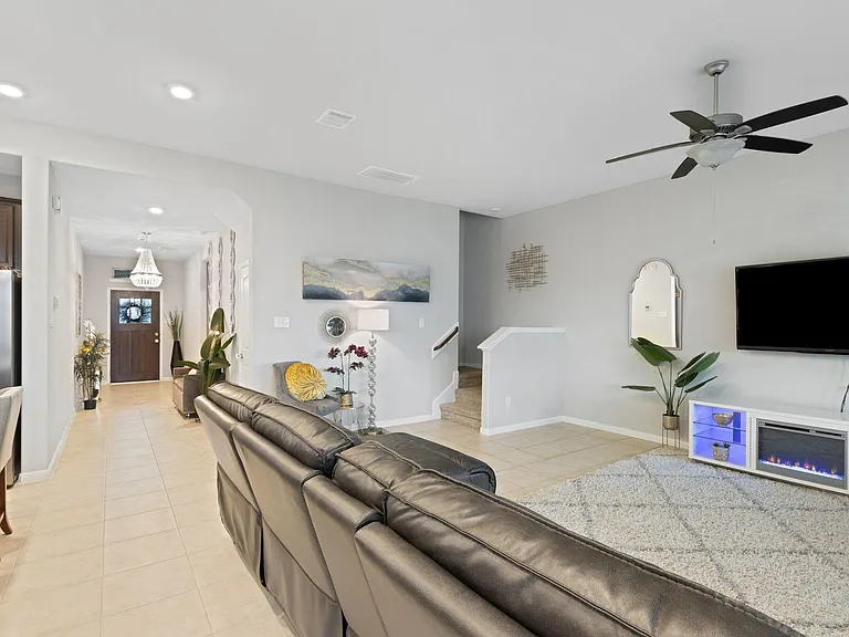 4510 Red Yucca Dr — Photo 6