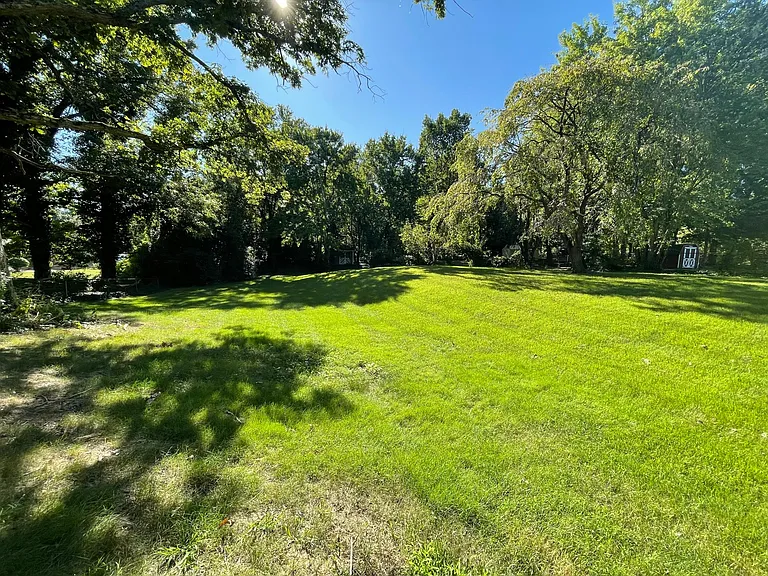 7901 Locust Ln — Photo 14