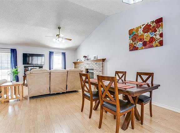 3rd image of 3913 Coronado Dr