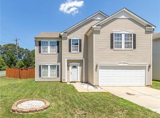 1450 Waterlily Ln, Charlotte, NC 28262