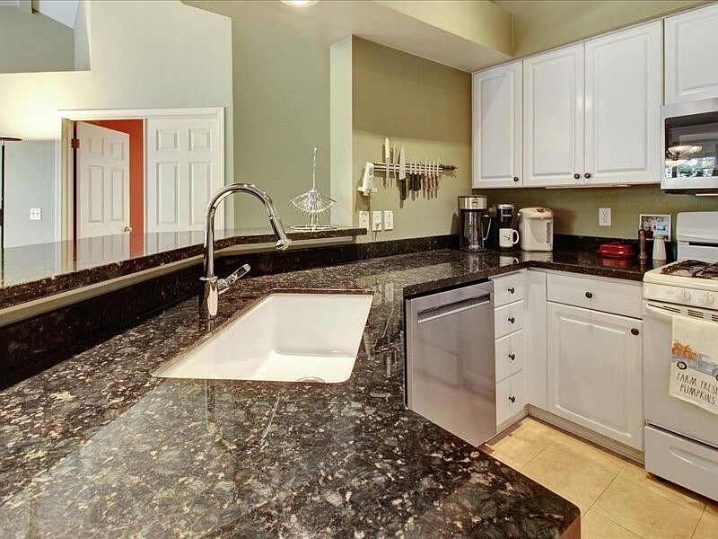5th image of 710 228th Street SW #203