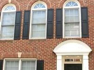 1601 Leeds Castle Dr, Vienna, VA 22182