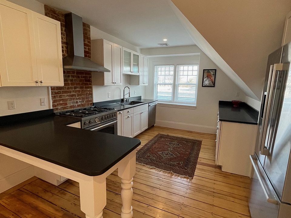 1st image of 1595 Westminster St #Top
