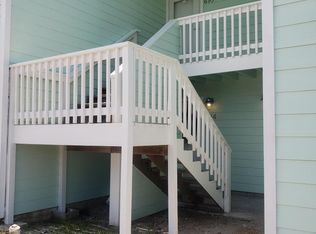 610 Lauderdale Dr, Rockport, TX 78382