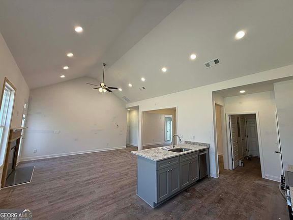 5th image of 229 Yancey Rd