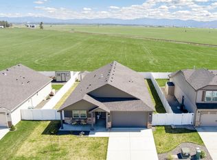 5586 W Irish Dr, Rathdrum, ID 83858