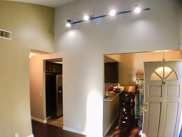 2 bed, 961 sqft, $2,750 — Photo 3