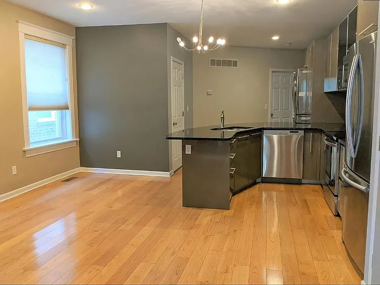 4164 W Pine — Photo 2