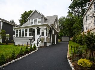 14 Malcolm St, Morristown, NJ 07960