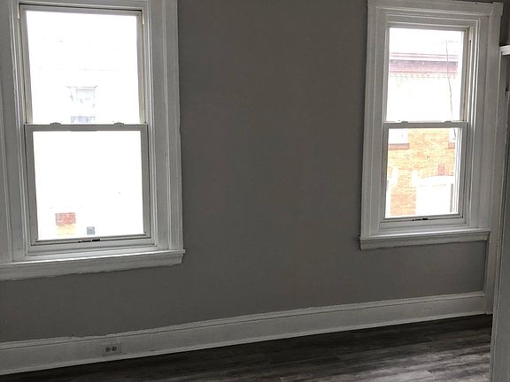 5th image of 3931 N Darien St