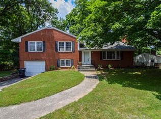 3075 Sedgefield Rd SW, Roanoke, VA 24015