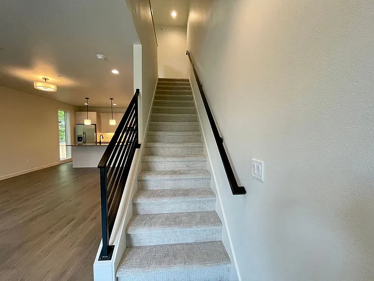 601 SE Spokane St #201 — Photo 19
