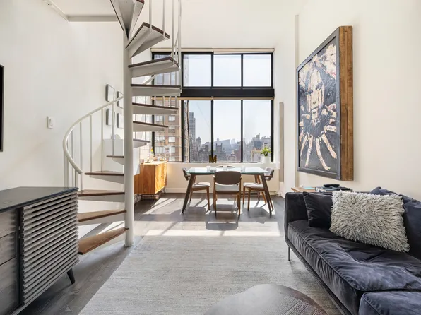 153 East 32nd Street image 2 of 27