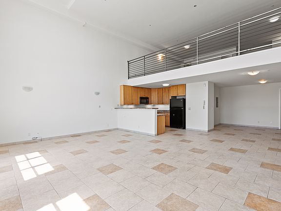 2nd image of 2021 26th St Unit 202