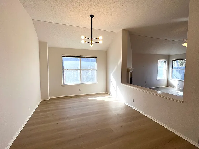 6708 Bancroft Woods Dr — Photo 7