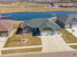 128 Liberty Cir, Harrisburg, SD 57032