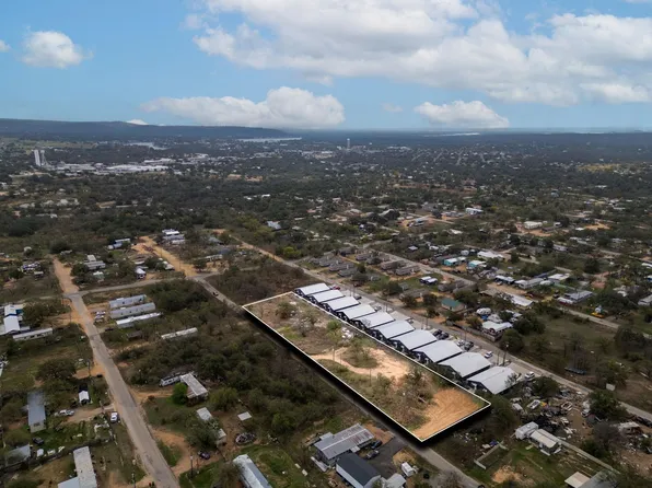 849 Anson, Kingsland, TX 78639