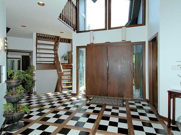 4th image of 1805 S Villa Dr
