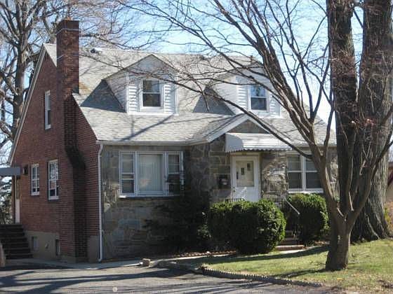 1st image of 536 Kingsland St