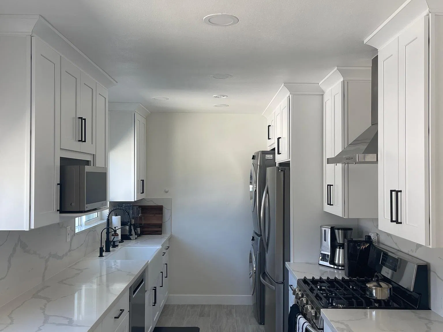 2217 Marshallfield Ln — Photo 2
