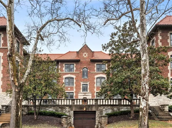 7525 Buckingham Dr APT 2N, Saint Louis, MO 63105