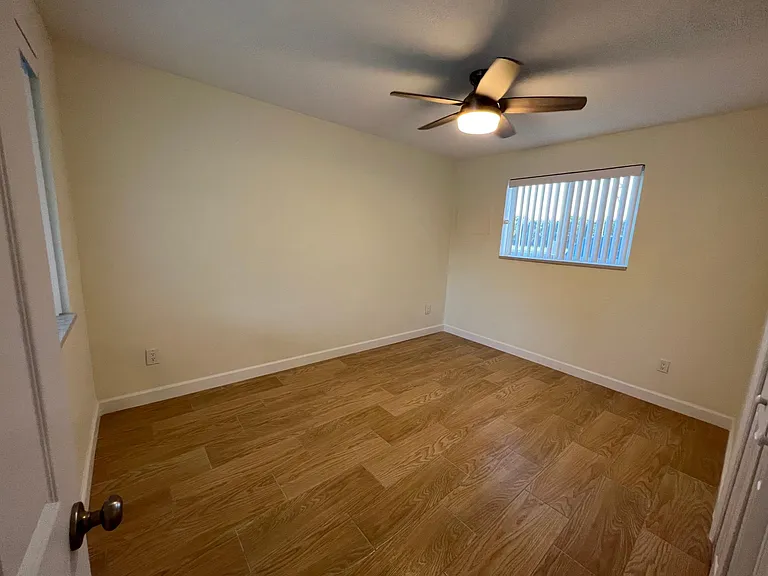 7781 Sheridan St — Photo 35