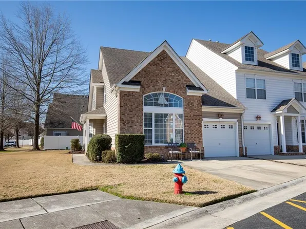 917 Lambourne Ln, Virginia Beach, VA 23462