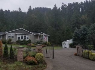 950 Hoover Hill Rd, Winston, OR 97496