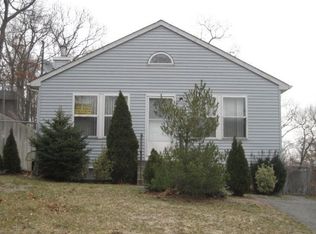 67 Berkshire Dr, Farmingville, NY 11738