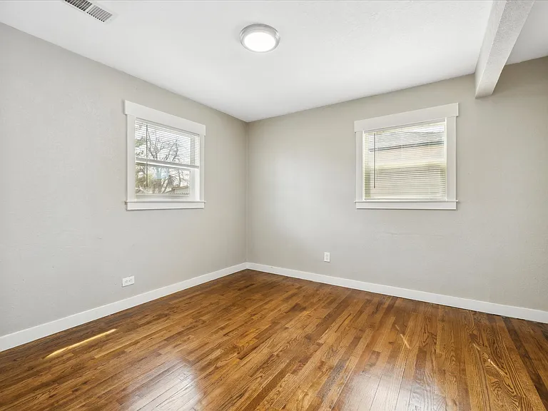 2060 S Irving St — Photo 11