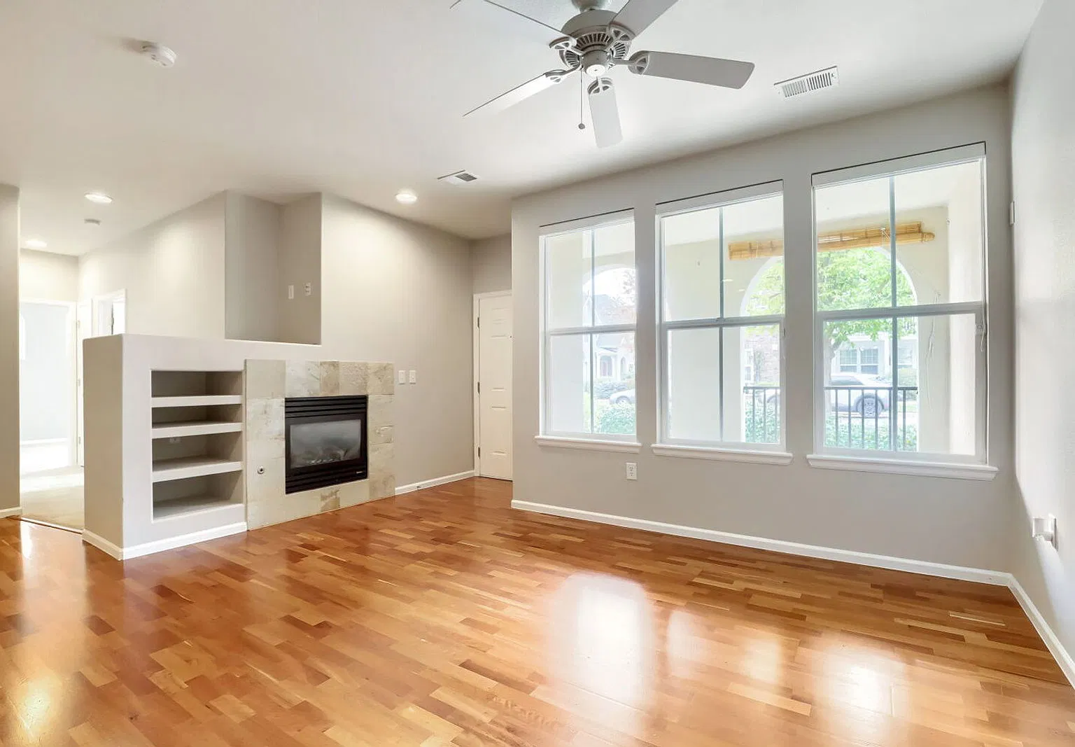 2 bed, 2.0 bath, 1013 sqft, $2,275 — Photo 3