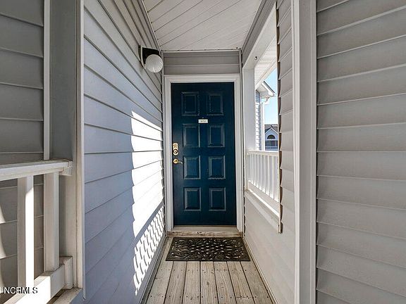 3rd image of 4136 Breezewood Drive #202