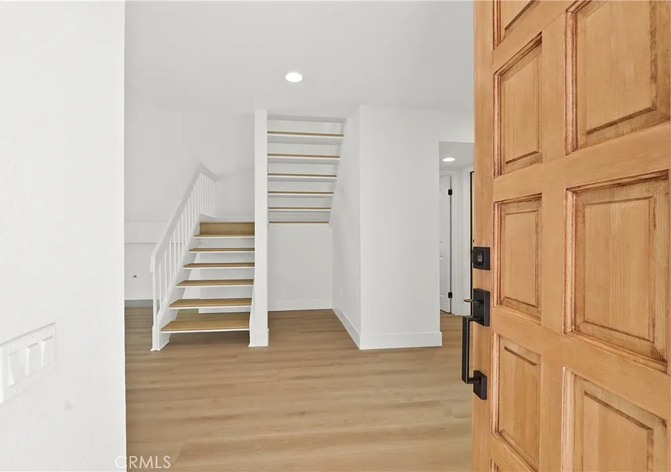 4 bed, 2.5 bath, 1769 sqft, $5,600 — Photo 4