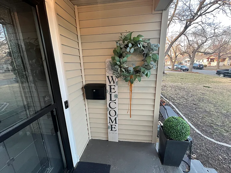 909 N Woodrow Ave — Photo 58