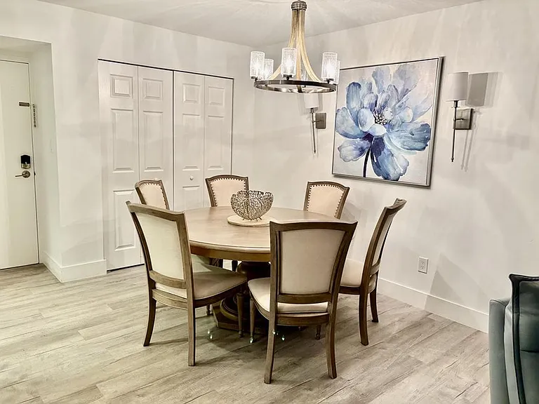 380 Seaview Ct #207 — Photo 9