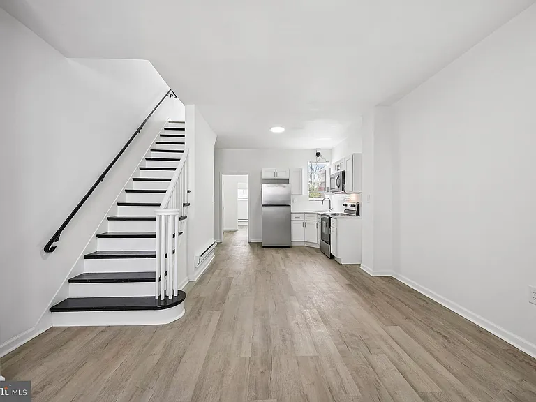 462 E Cosgrove St — Photo 4