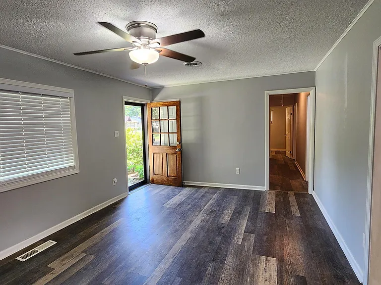 429 Mineral Rd — Photo 2